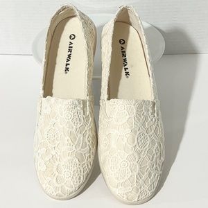 Airwalk Cream Floral Crochet Dream Slip On Flat Shoes Size 11 Like New Condition